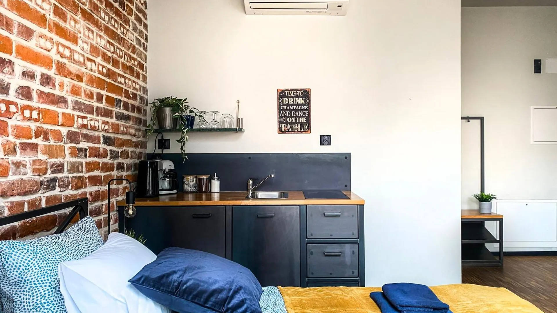 Cozy Apartment With Ac For Couples - Old Town Krakow Poland
